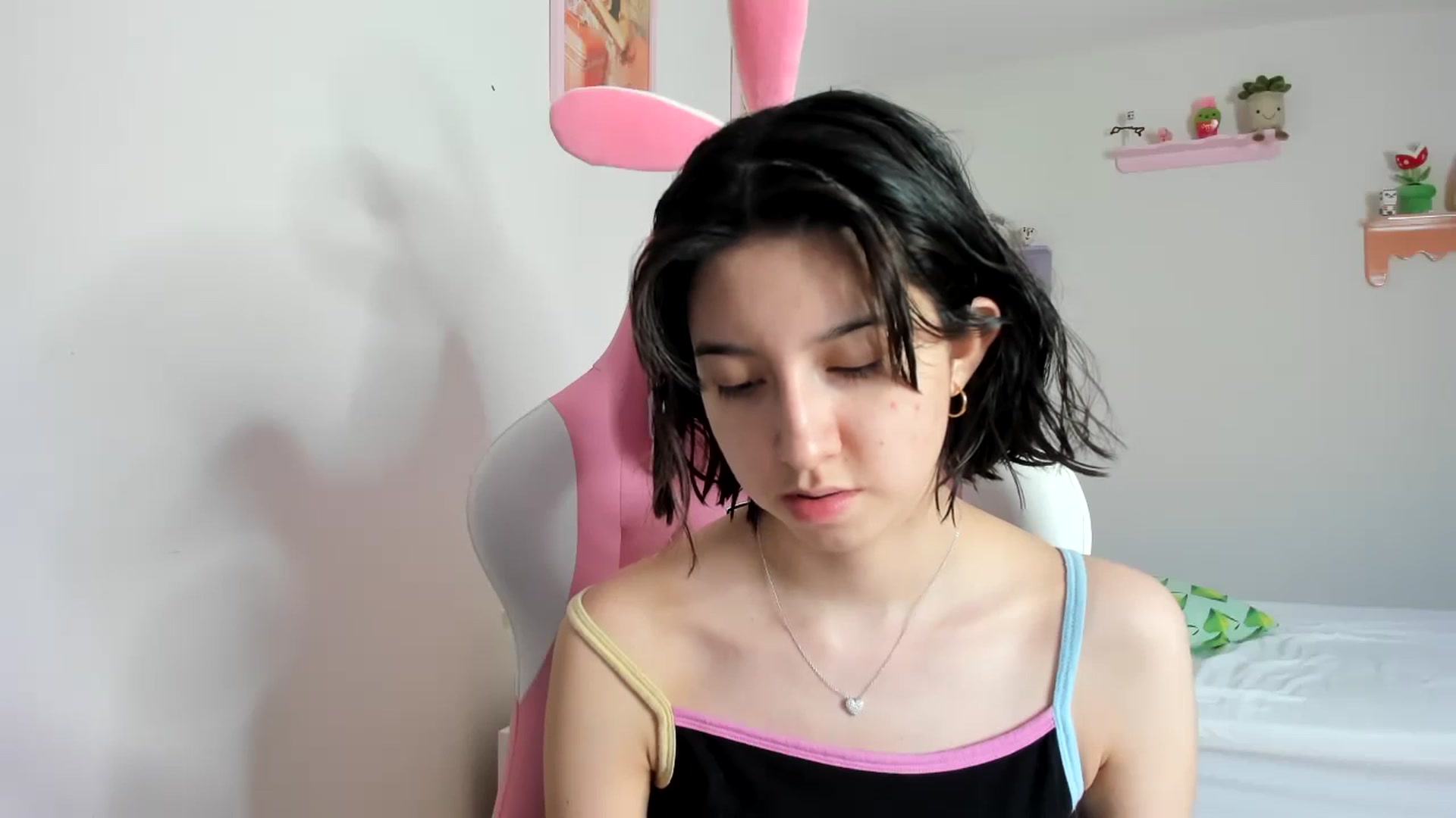 Gallery image thumbnail from Cherrycute666's myfreecams stream on, 09/09/2023, 12:40 image 3 of 20
