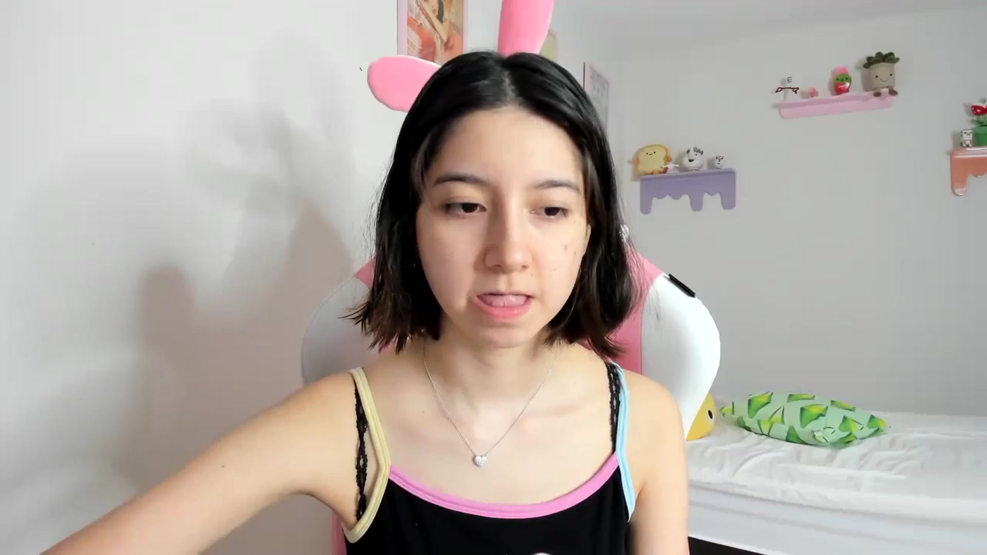 Gallery image thumbnail from Cherrycute666's myfreecams stream on, 09/09/2023, 12:40 image 10 of 20
