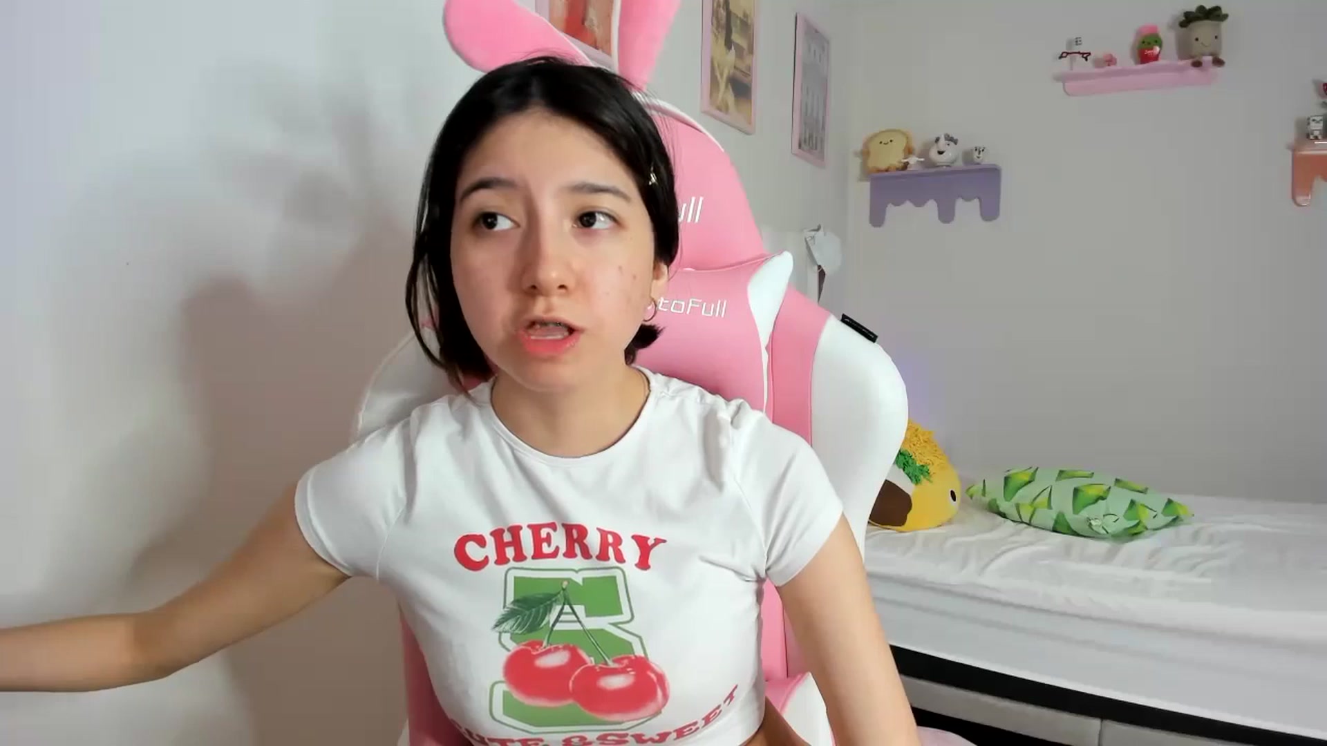 Gallery image thumbnail from Cherrycute666's myfreecams stream on, 09/10/2023, 01:44 image 19 of 20