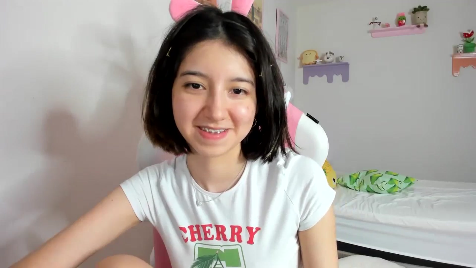 Gallery image thumbnail from Cherrycute666's myfreecams stream on, 09/10/2023, 04:47 image 19 of 20