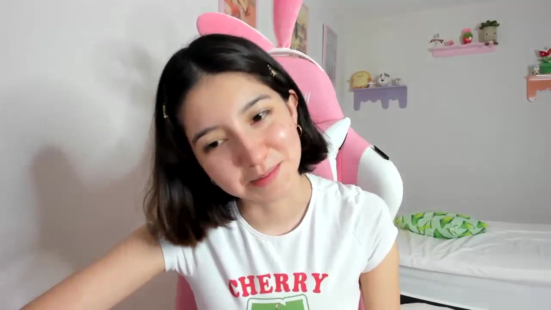 Gallery image thumbnail from Cherrycute666's myfreecams stream on, 09/10/2023, 04:47 image 16 of 20
