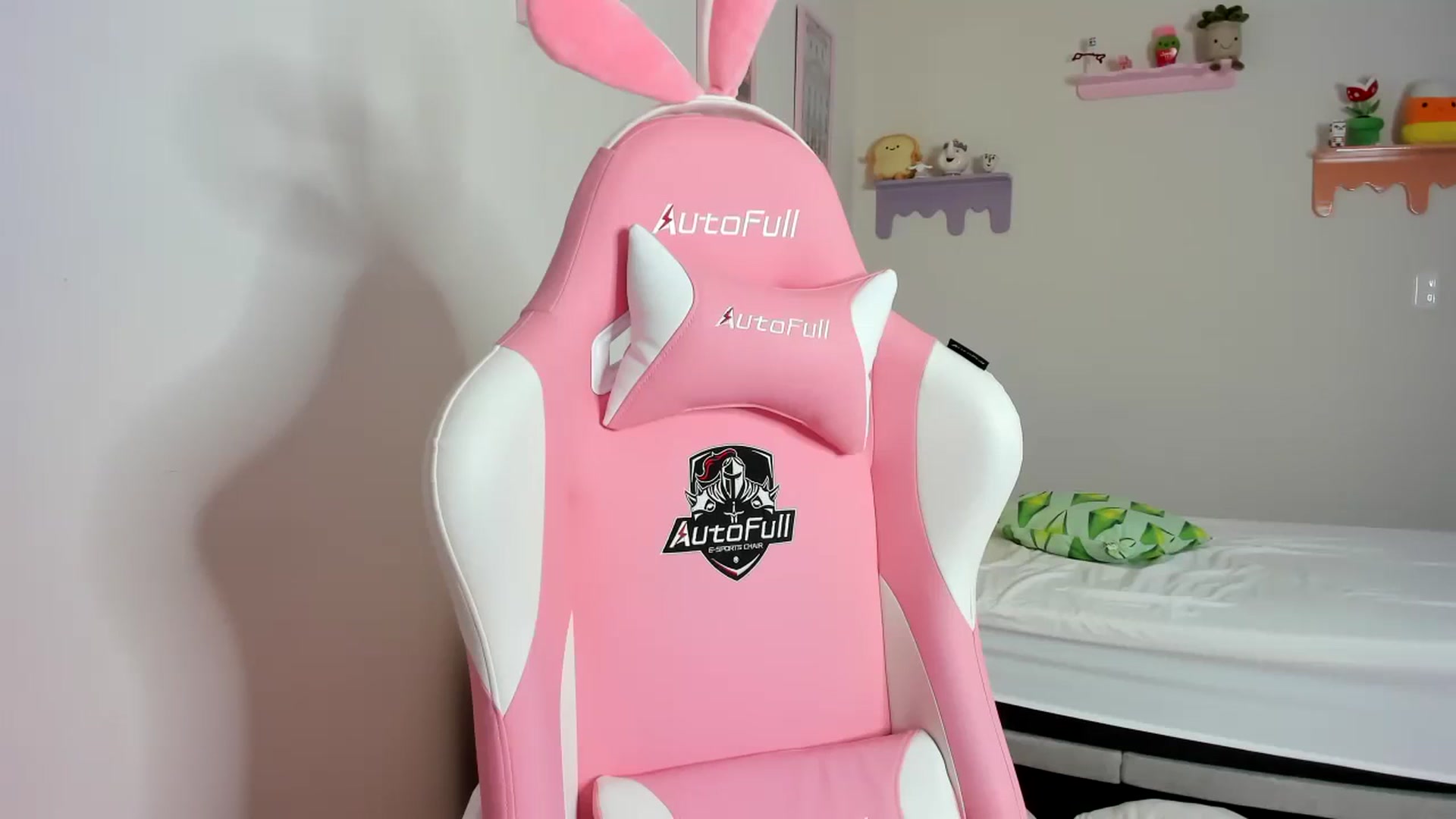 Gallery image thumbnail from Cherrycute666's myfreecams stream on, 09/10/2023, 04:47 image 2 of 20