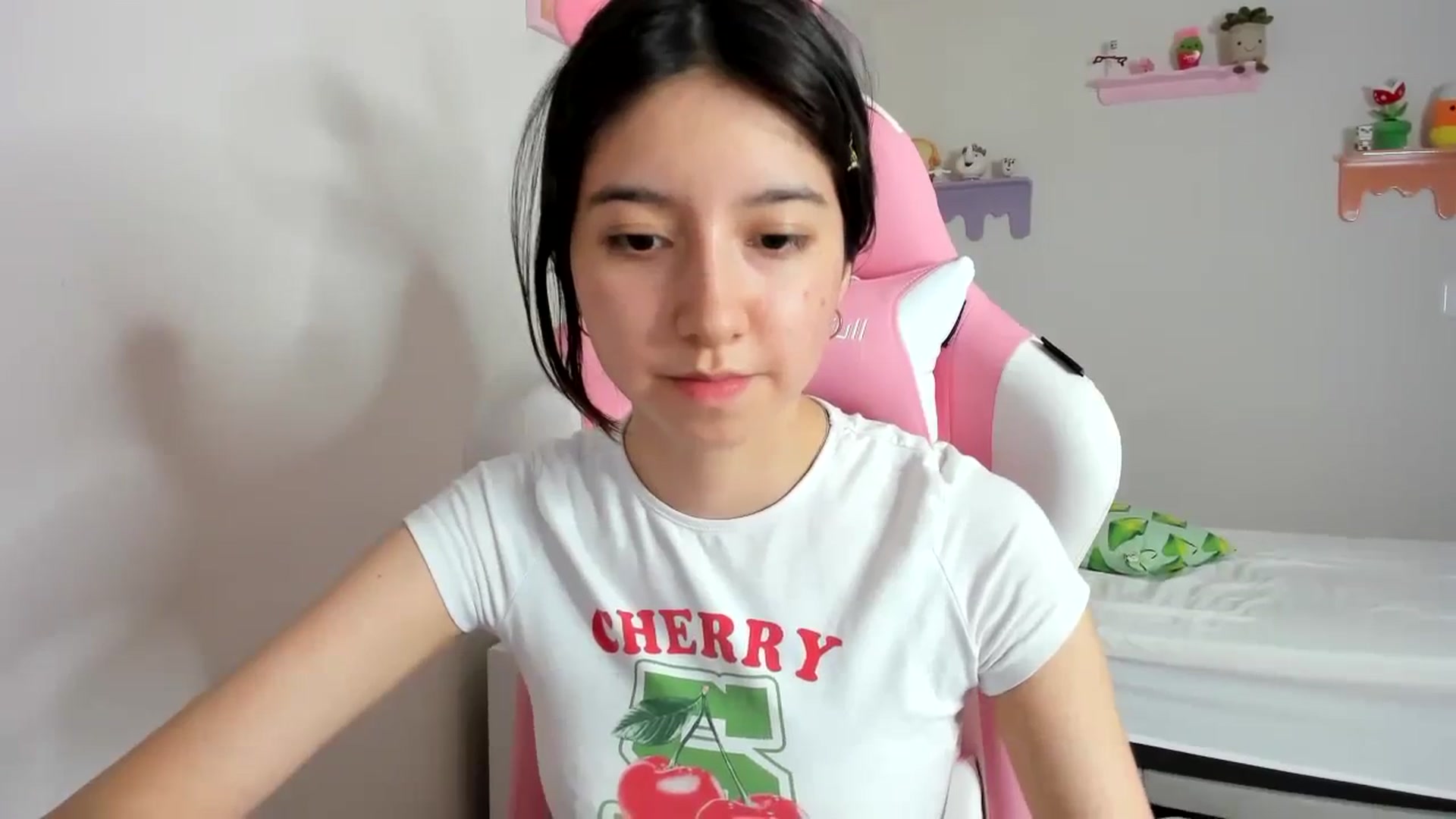Gallery image thumbnail from Cherrycute666's myfreecams stream on, 09/10/2023, 04:47 image 4 of 20