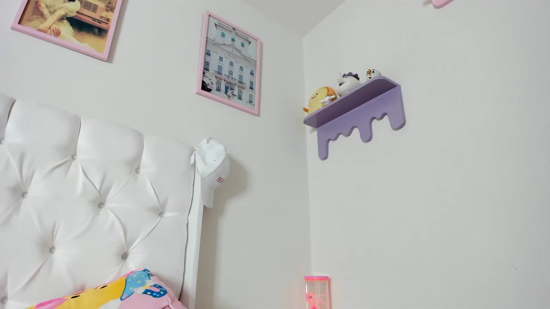 Gallery image thumbnail from Cherrycute666's myfreecams stream on, 09/10/2023, 17:32 image 16 of 20