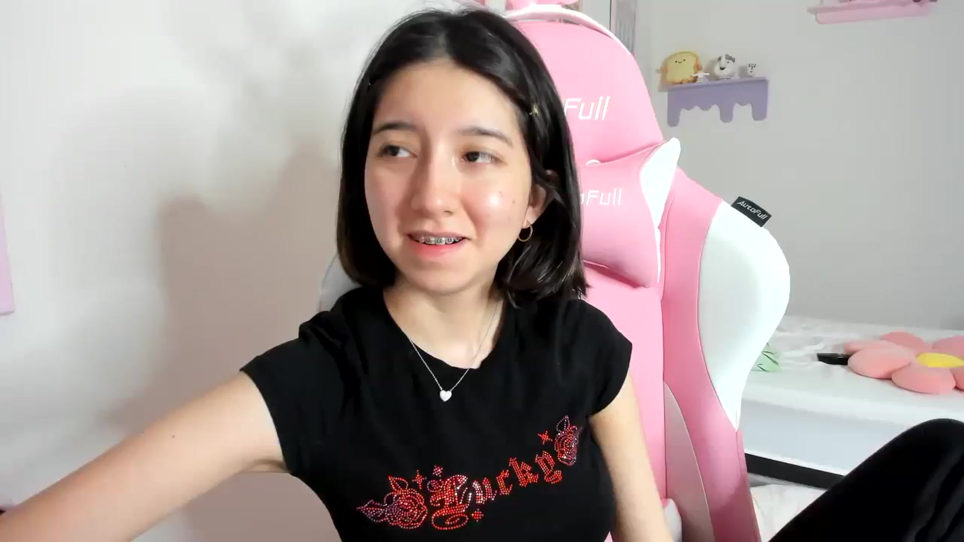 Gallery image thumbnail from Cherrycute666's myfreecams stream on, 09/11/2023, 04:38 image 10 of 20