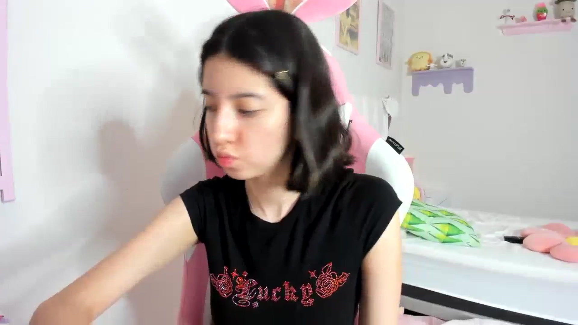 Gallery image thumbnail from Cherrycute666's myfreecams stream on, 09/11/2023, 04:38 image 3 of 20