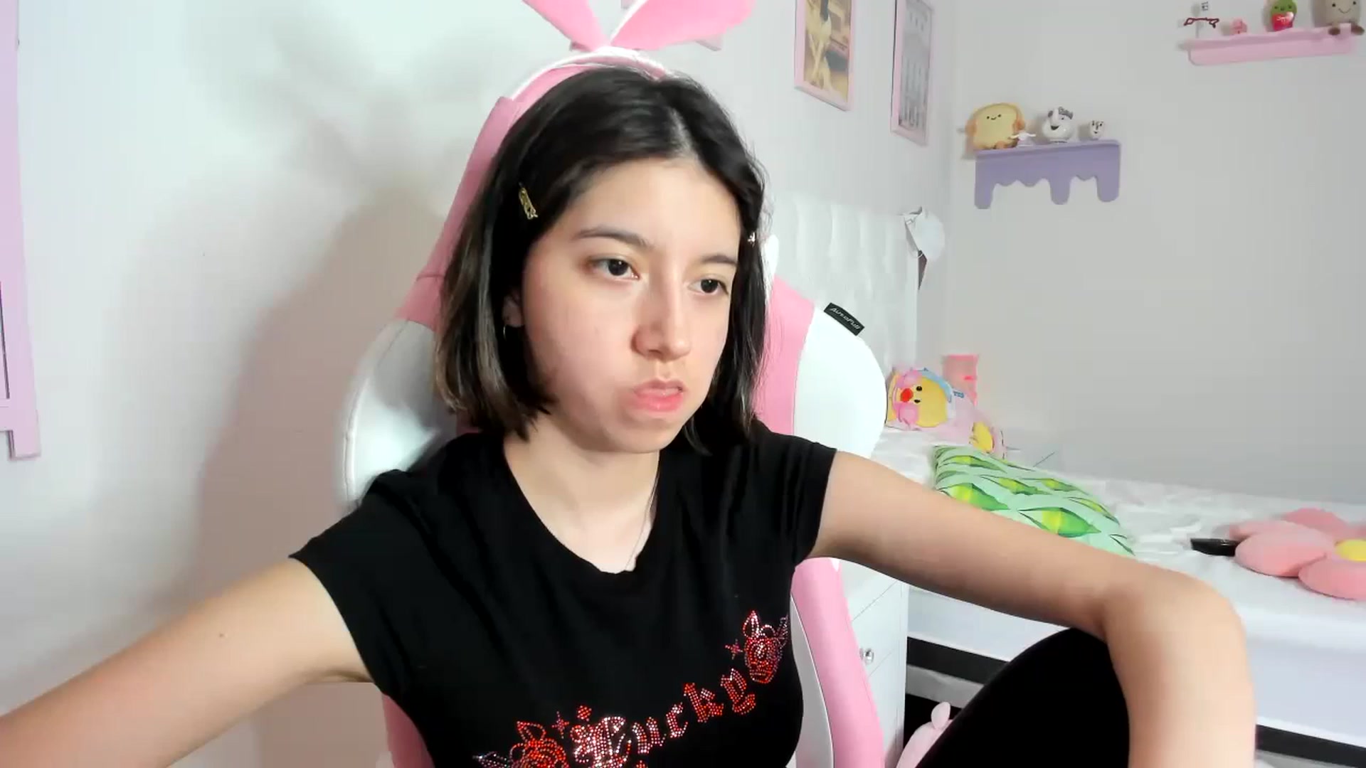 Gallery image thumbnail from Cherrycute666's myfreecams stream on, 09/11/2023, 06:16 image 17 of 20