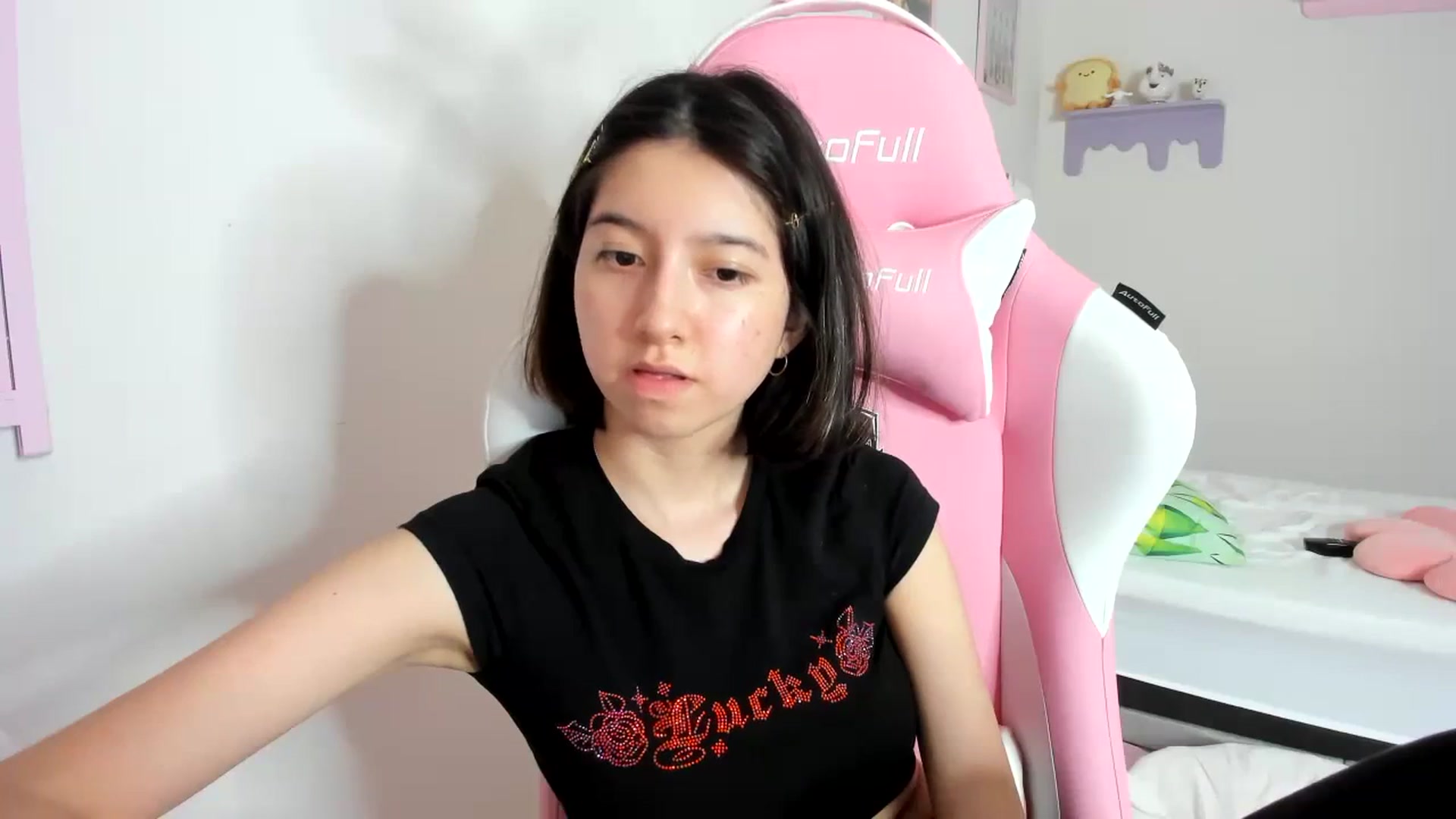 Gallery image thumbnail from Cherrycute666's myfreecams stream on, 09/11/2023, 08:20 image 6 of 20