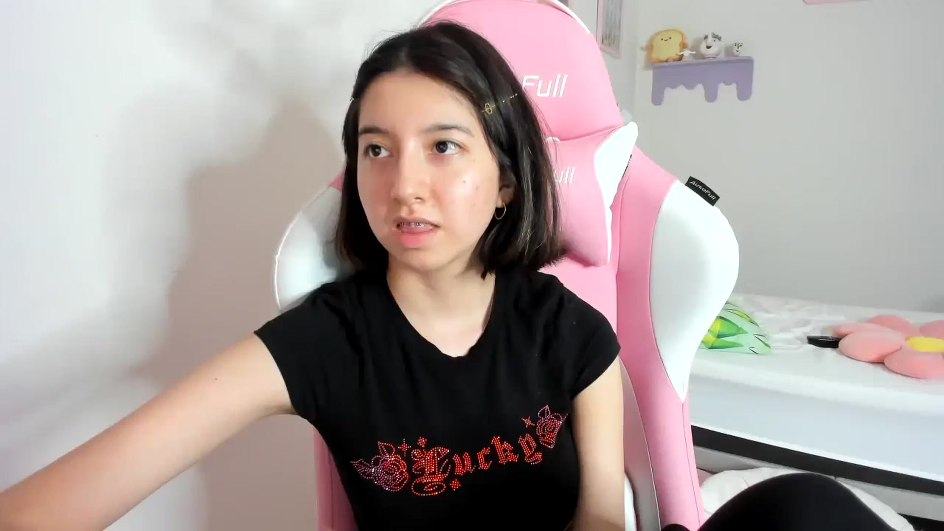 Gallery image thumbnail from Cherrycute666's myfreecams stream on, 09/11/2023, 08:20 image 4 of 20