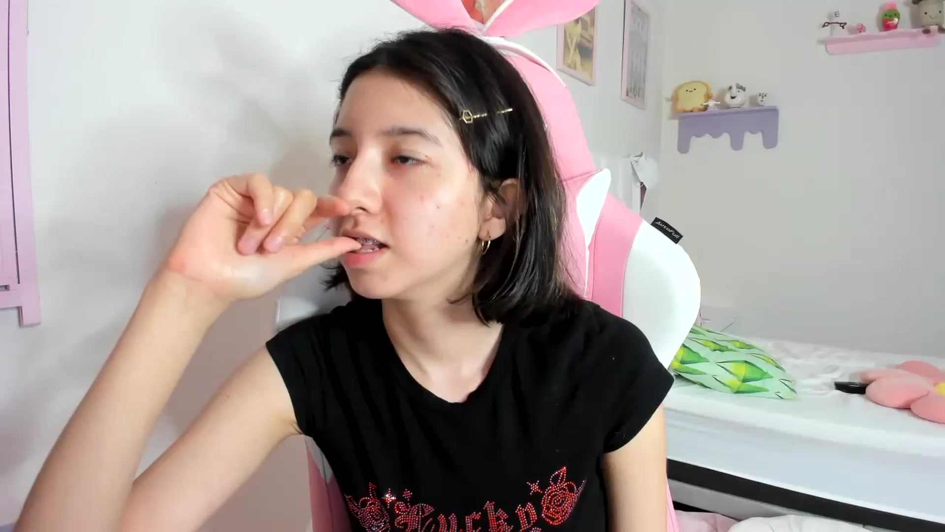 Gallery image thumbnail from Cherrycute666's myfreecams stream on, 09/11/2023, 08:20 image 12 of 20