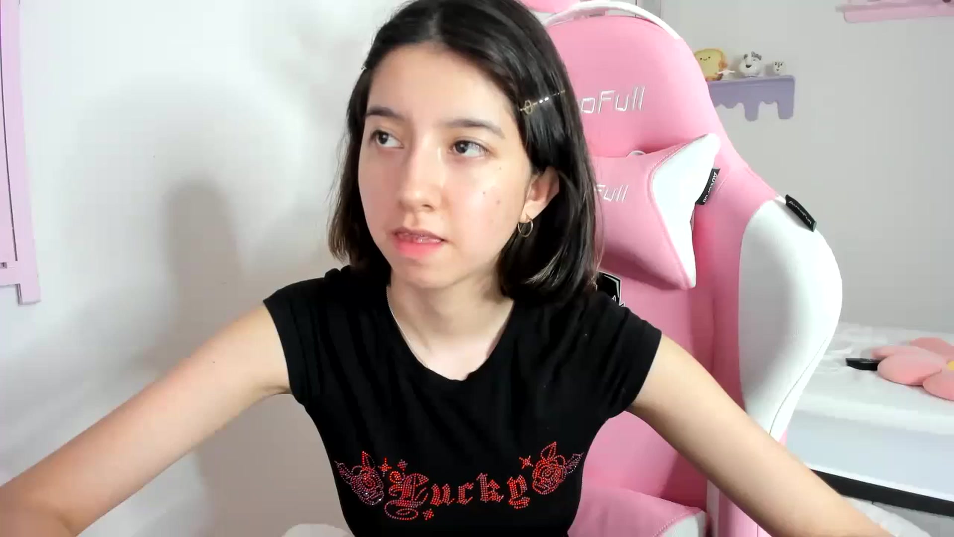 Gallery image thumbnail from Cherrycute666's myfreecams stream on, 09/11/2023, 08:20 image 18 of 20
