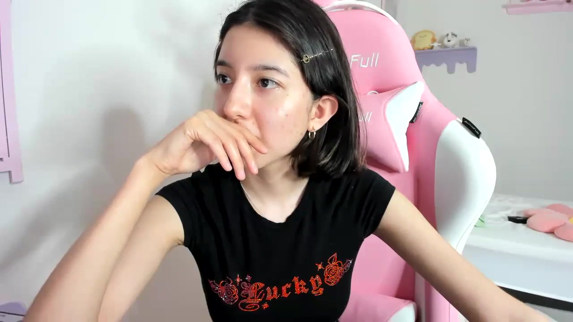 Gallery image thumbnail from Cherrycute666's myfreecams stream on, 09/11/2023, 08:20 image 17 of 20