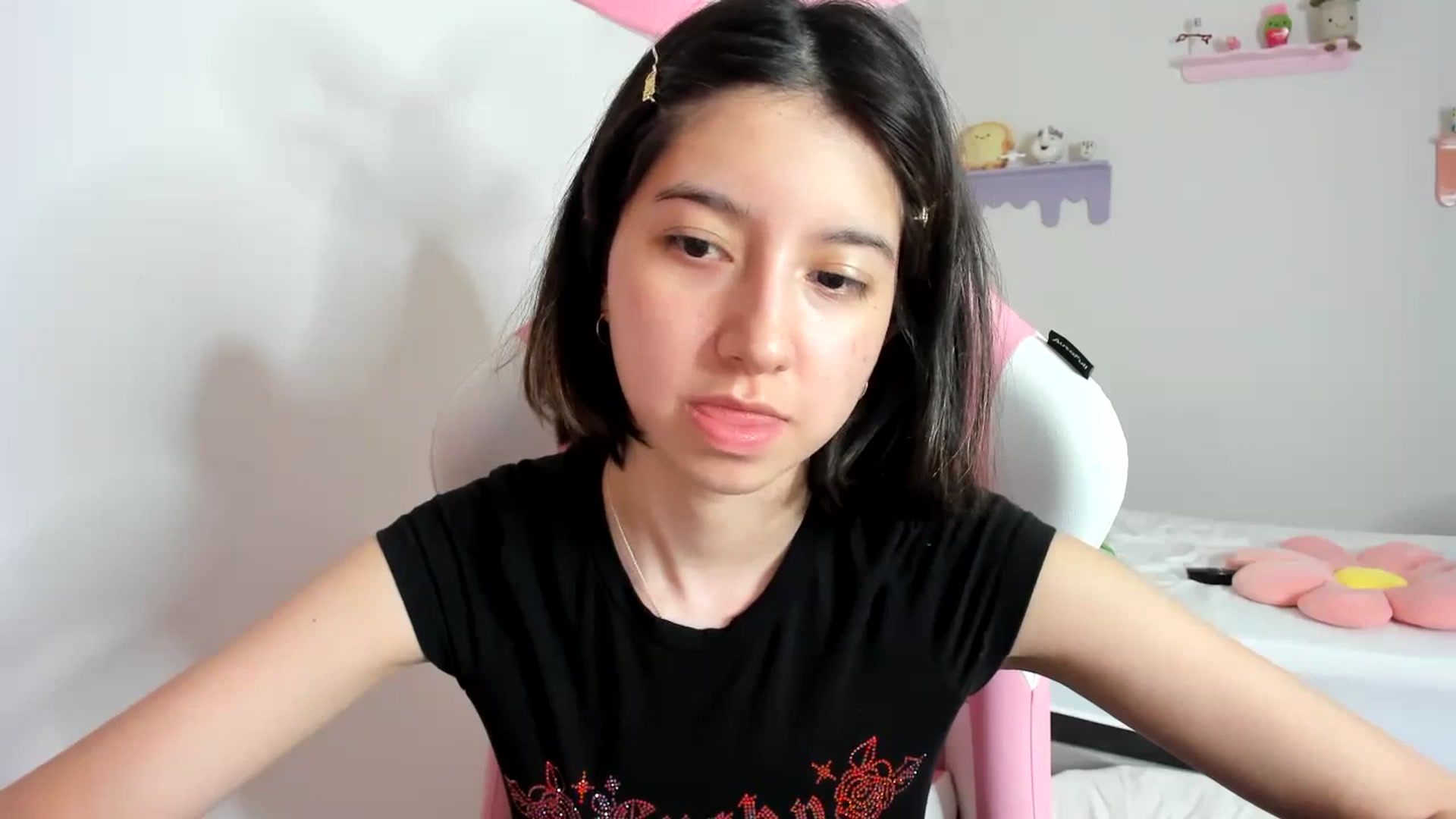 Gallery image thumbnail from Cherrycute666's myfreecams stream on, 09/11/2023, 08:20 image 3 of 20
