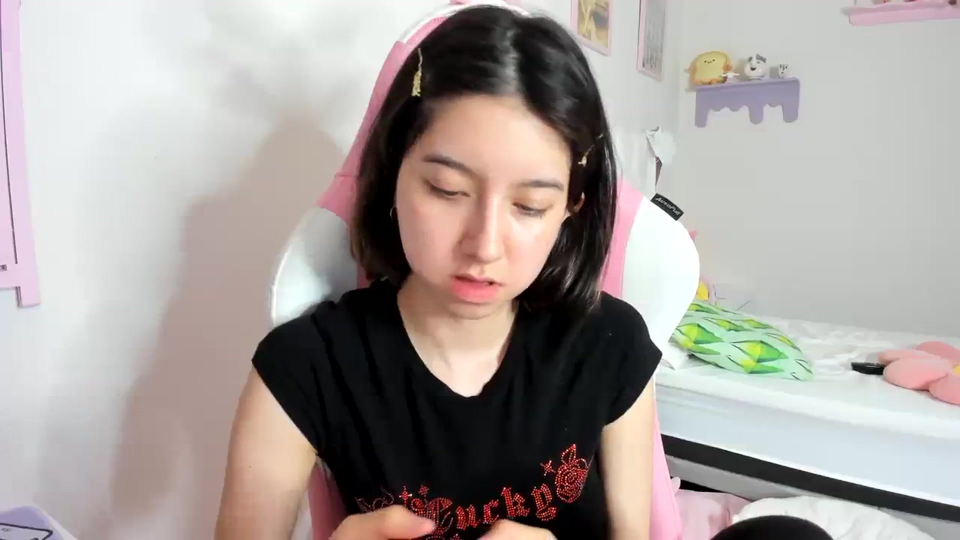 Gallery image thumbnail from Cherrycute666's myfreecams stream on, 09/11/2023, 08:20 image 15 of 20