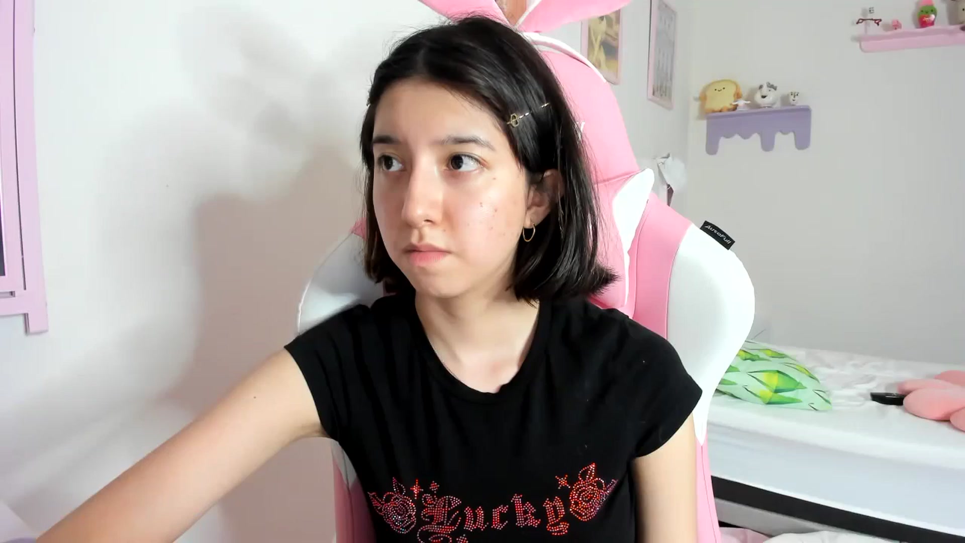 Gallery image thumbnail from Cherrycute666's myfreecams stream on, 09/11/2023, 08:20 image 10 of 20