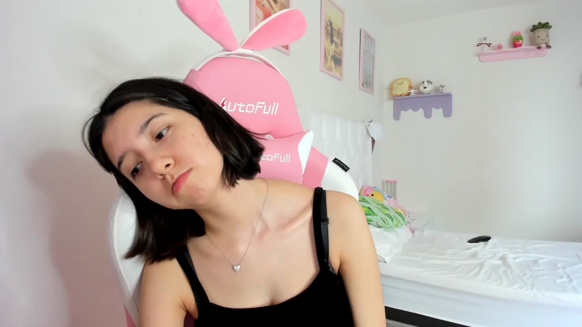 Gallery image thumbnail from Cherrycute666's myfreecams stream on, 09/11/2023, 22:32 image 8 of 20