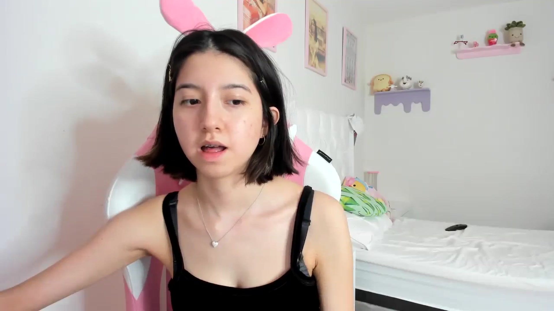 Gallery image thumbnail from Cherrycute666's myfreecams stream on, 09/11/2023, 22:32 image 10 of 20