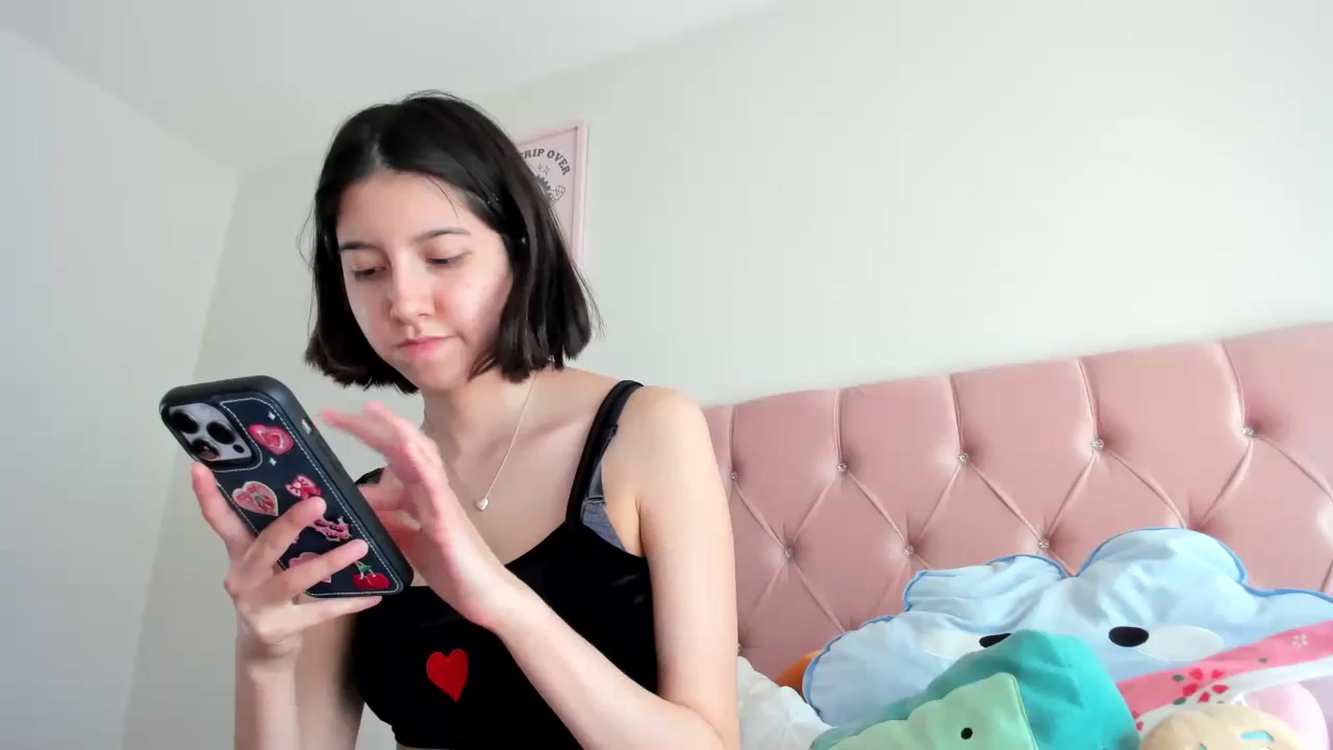 Gallery image thumbnail from Cherrycute666's myfreecams stream on, 09/12/2023, 24:02 image 7 of 20