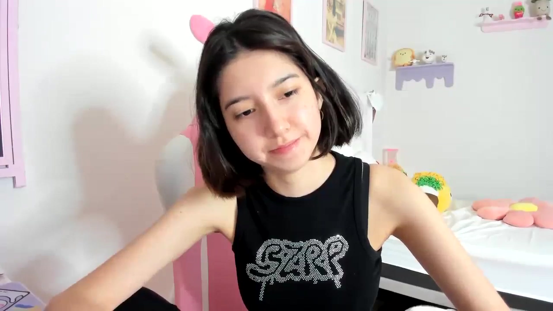 Gallery image thumbnail from Cherrycute666's myfreecams stream on, 09/12/2023, 18:45 image 12 of 20