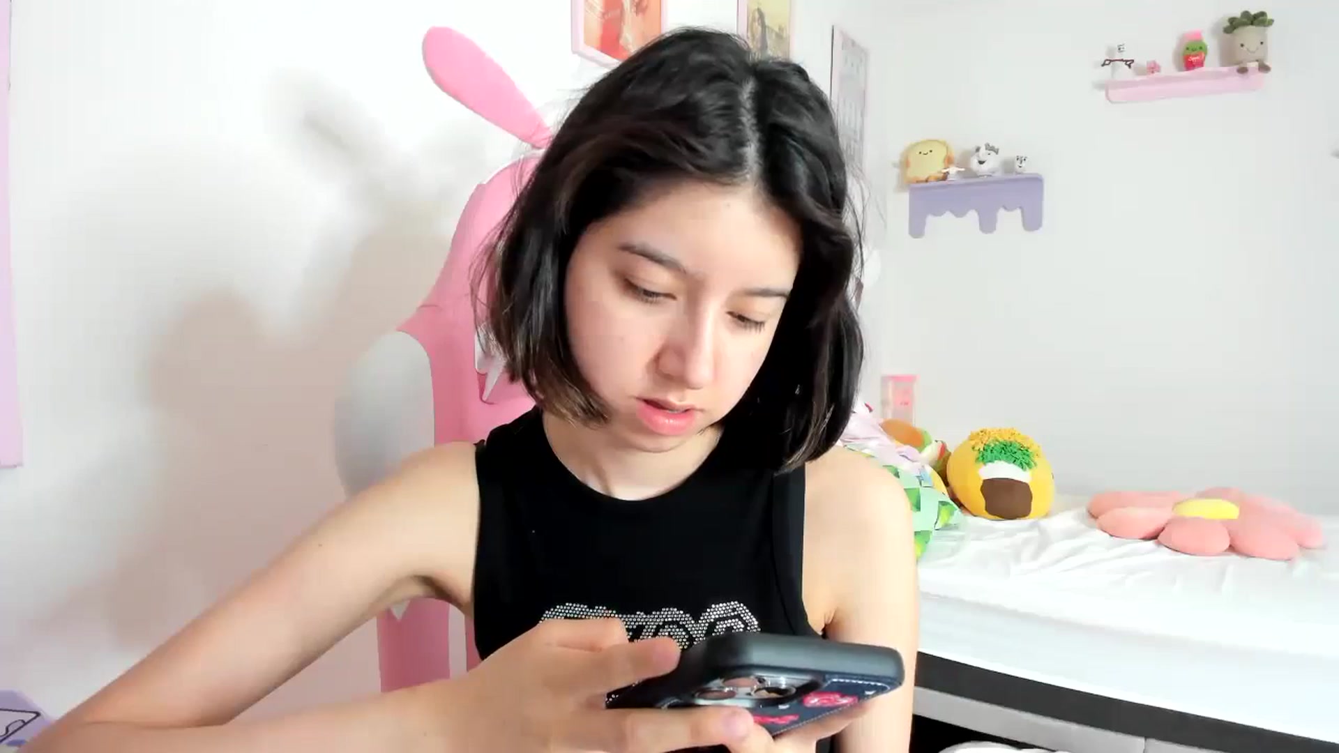 Gallery image thumbnail from Cherrycute666's myfreecams stream on, 09/12/2023, 18:45 image 3 of 20