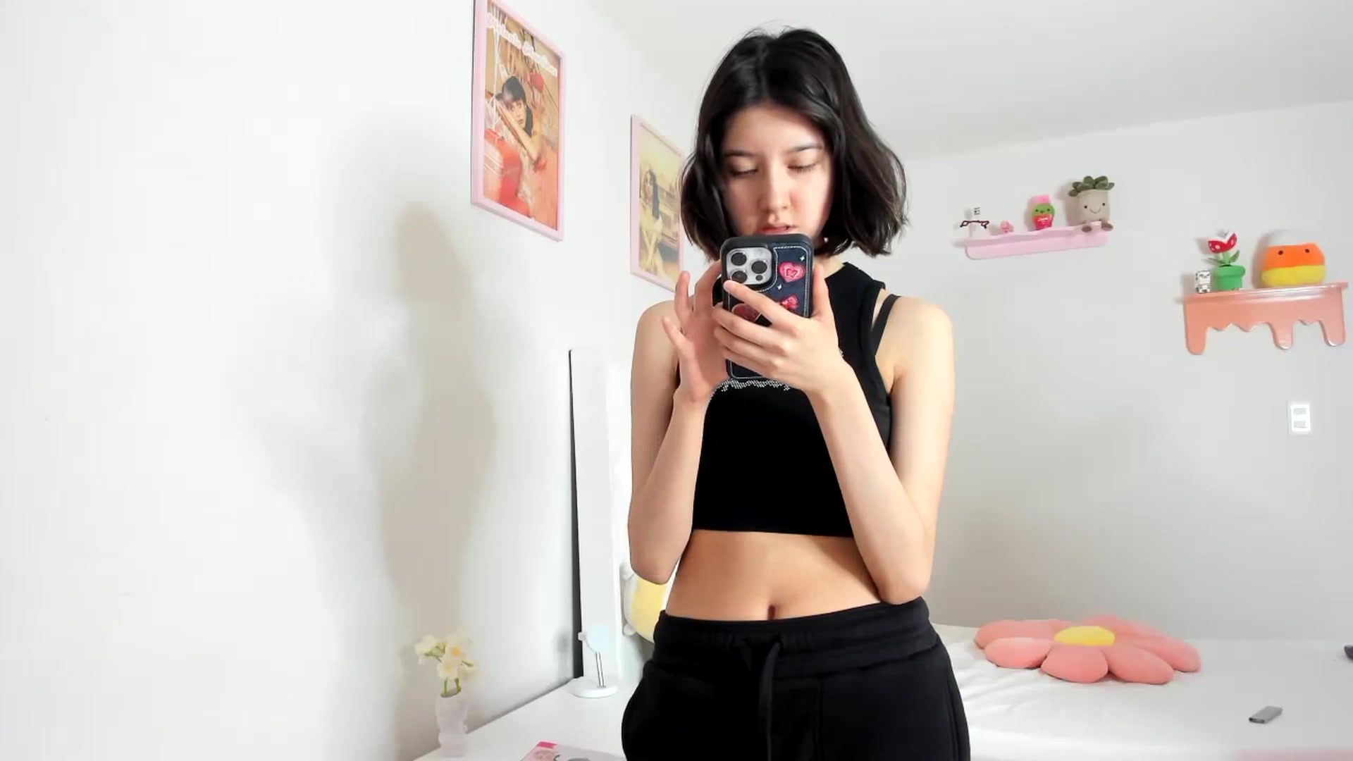 Gallery image thumbnail from Cherrycute666's myfreecams stream on, 09/12/2023, 18:45 image 16 of 20