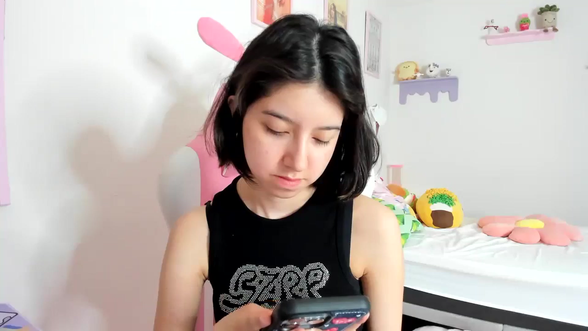 Gallery image thumbnail from Cherrycute666's myfreecams stream on, 09/12/2023, 18:45 image 4 of 20