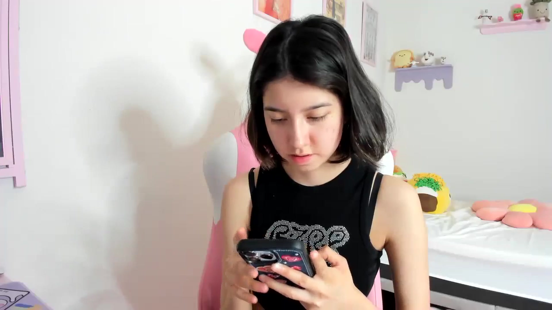 Gallery image thumbnail from Cherrycute666's myfreecams stream on, 09/12/2023, 18:45 image 11 of 20