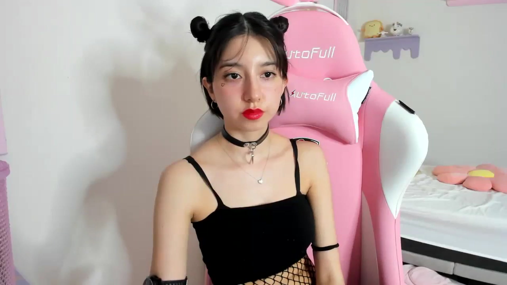 Gallery image thumbnail from Cherrycute666's myfreecams stream on, 09/13/2023, 02:15 image 4 of 20