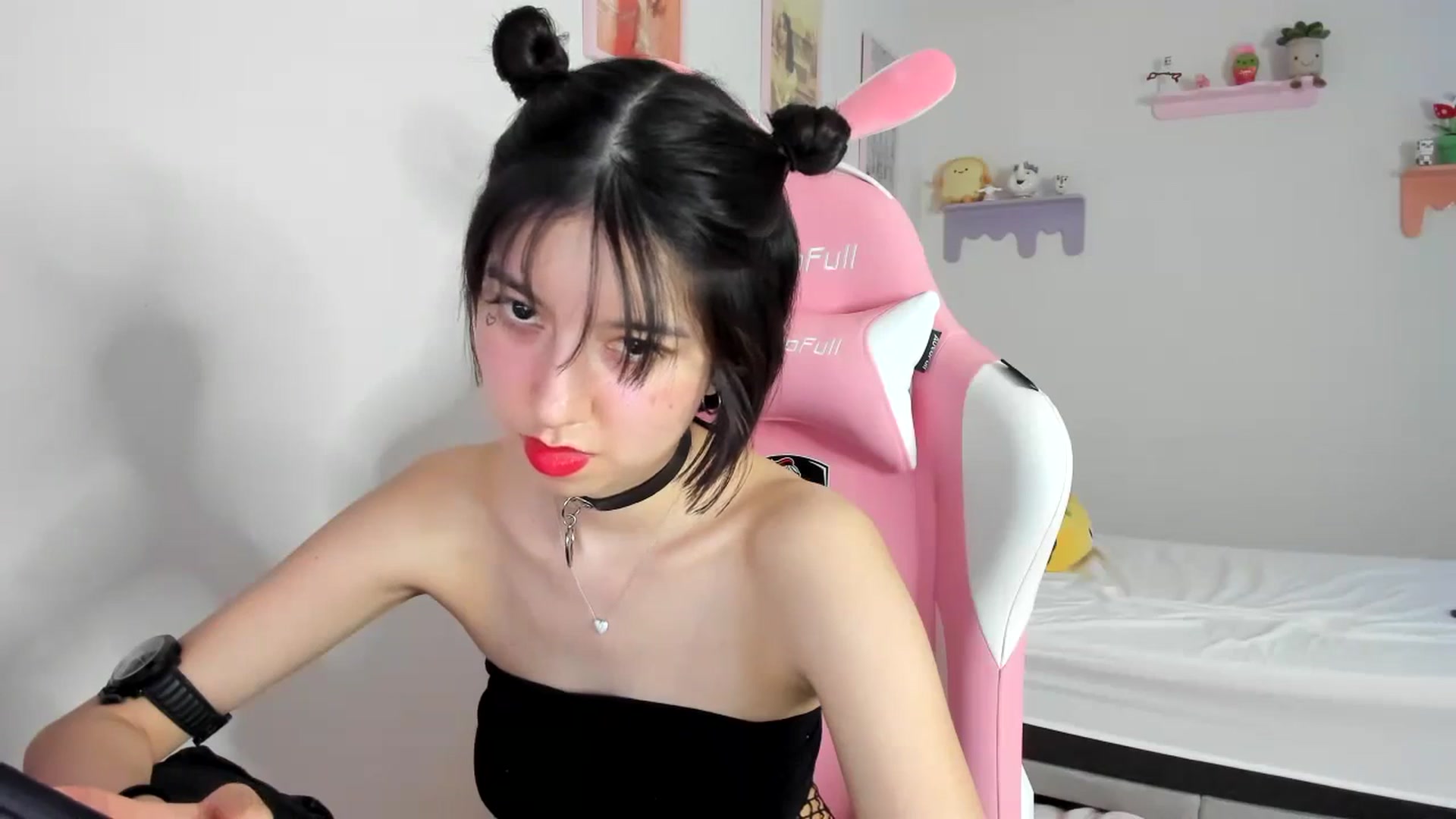 Gallery image thumbnail from Cherrycute666's myfreecams stream on, 09/13/2023, 03:57 image 16 of 20