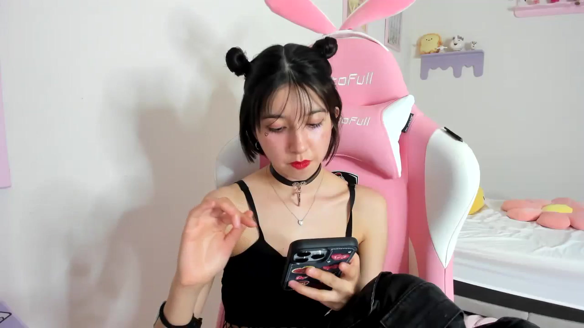 Gallery image thumbnail from Cherrycute666's myfreecams stream on, 09/13/2023, 03:57 image 3 of 20