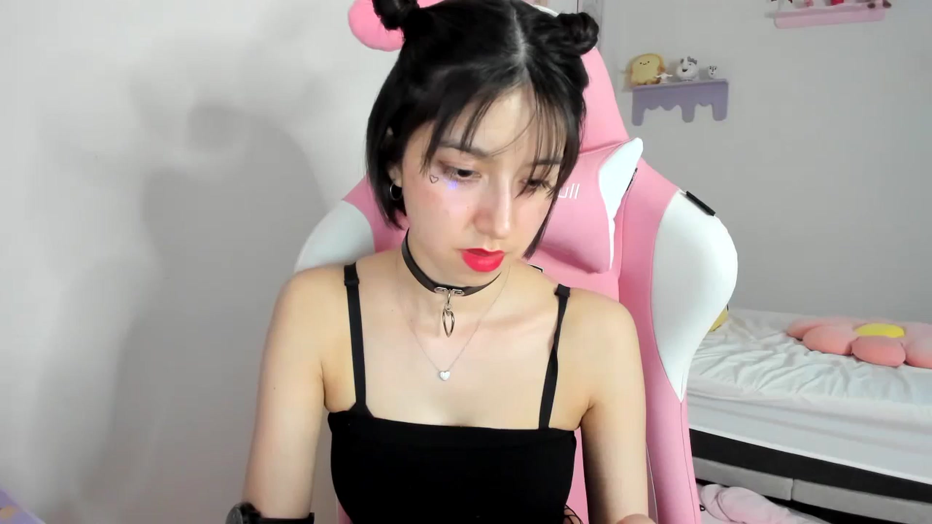 Gallery image thumbnail from Cherrycute666's myfreecams stream on, 09/13/2023, 07:32 image 2 of 20