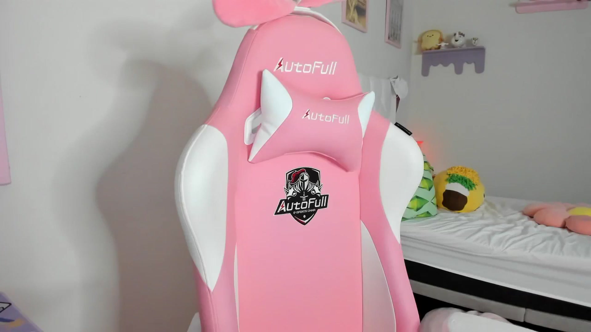 Gallery image thumbnail from Cherrycute666's myfreecams stream on, 09/13/2023, 07:32 image 6 of 20