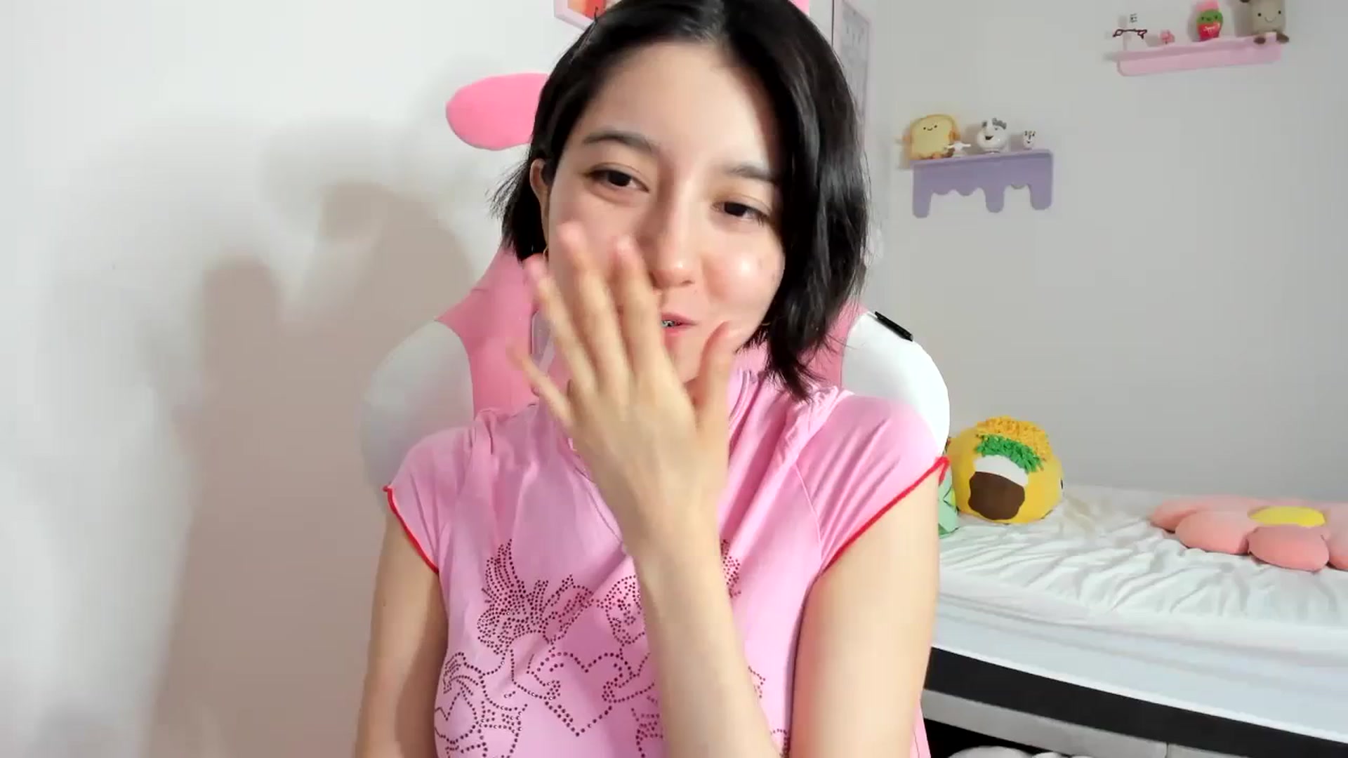 Gallery image thumbnail from Cherrycute666's myfreecams stream on, 09/13/2023, 09:19 image 15 of 20