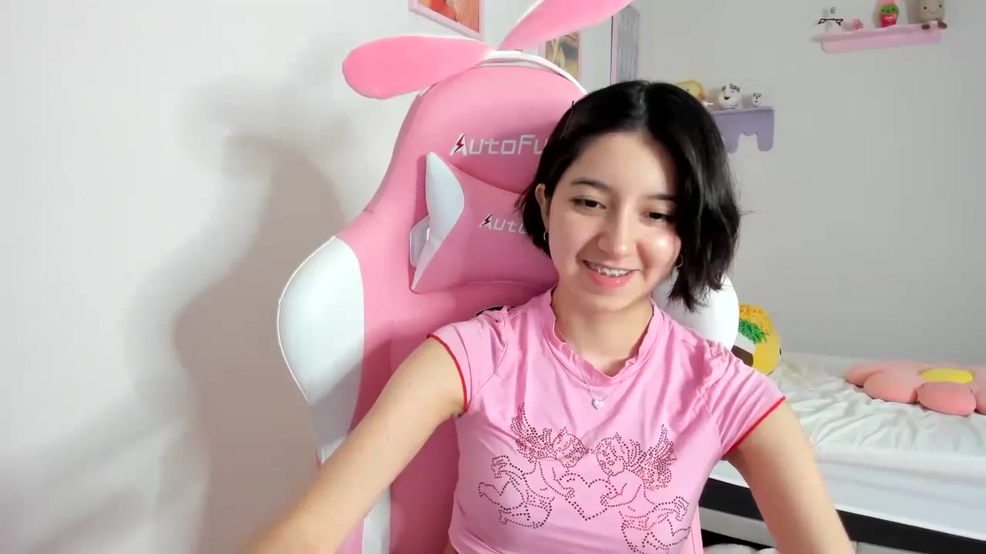 Gallery image thumbnail from Cherrycute666's myfreecams stream on, 09/13/2023, 09:19 image 14 of 20