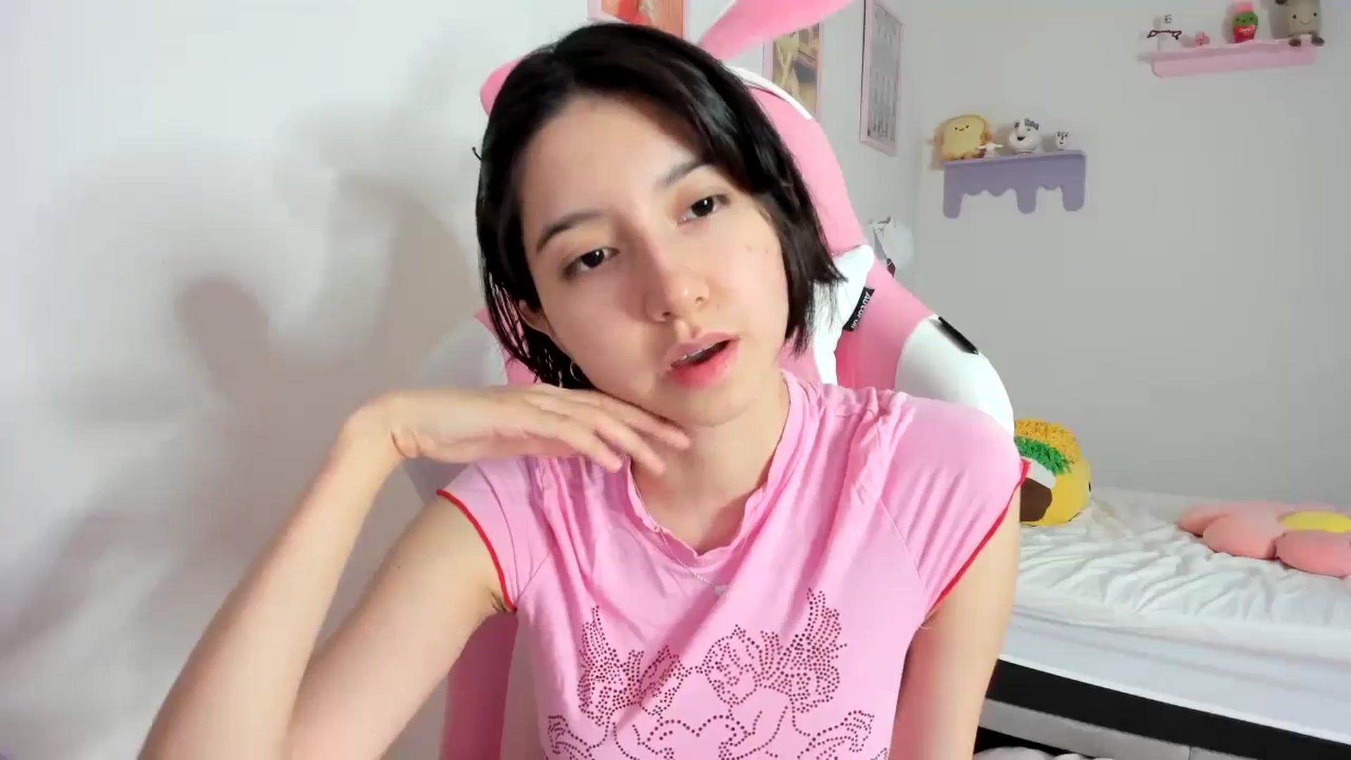 Gallery image thumbnail from Cherrycute666's myfreecams stream on, 09/13/2023, 09:19 image 8 of 20
