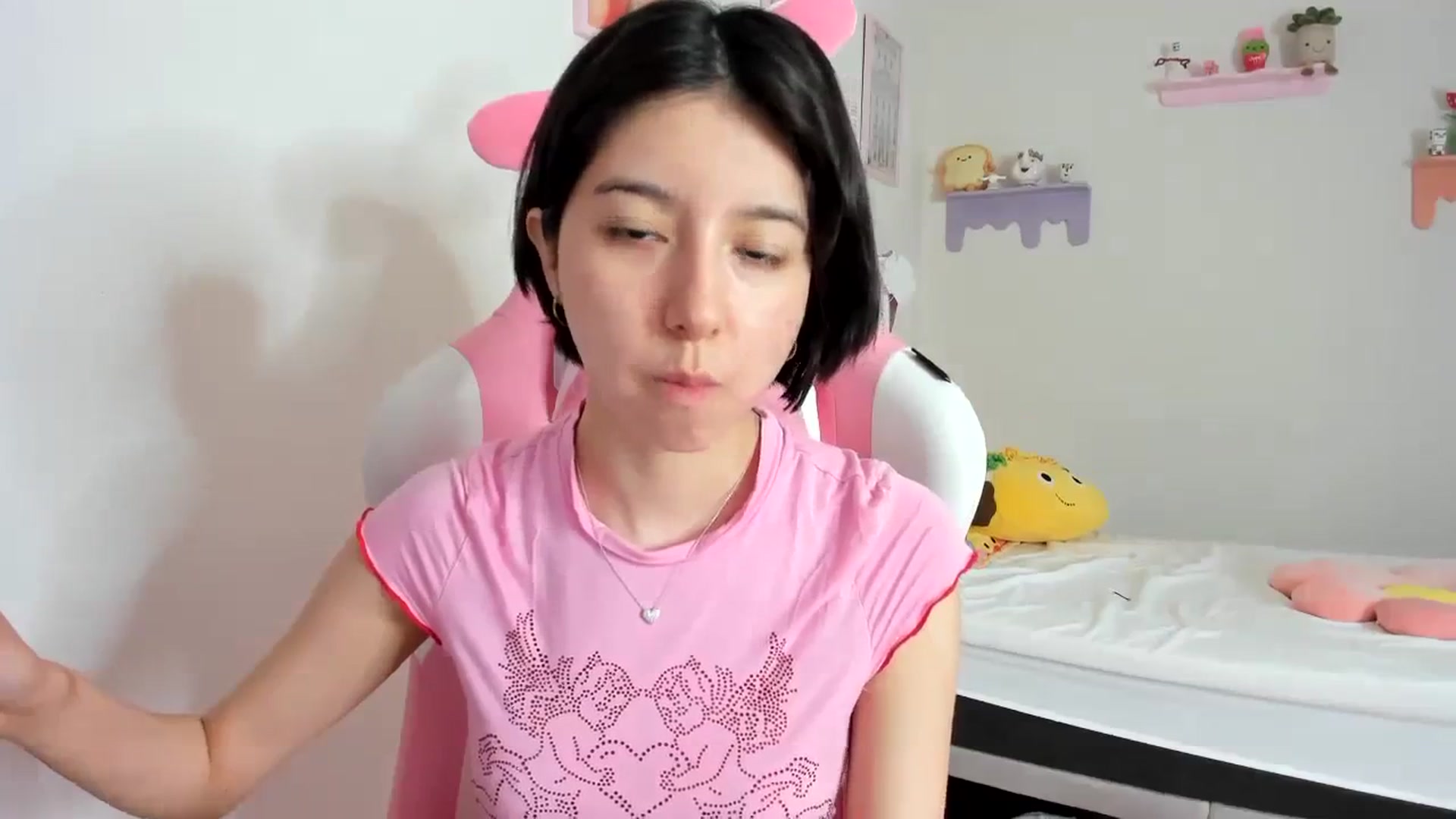 Gallery image thumbnail from Cherrycute666's myfreecams stream on, 09/14/2023, 24:01 image 4 of 20