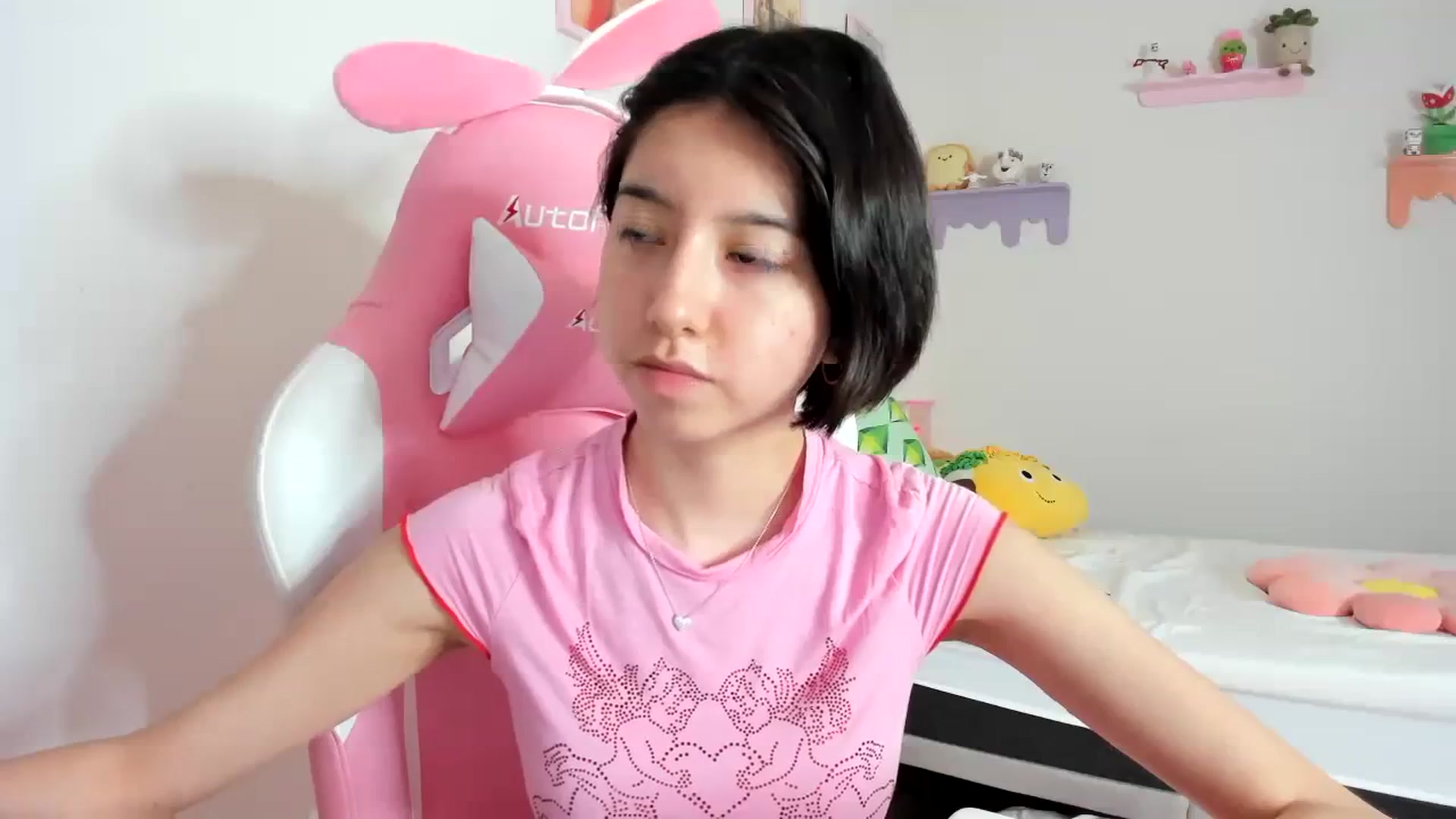 Gallery image thumbnail from Cherrycute666's myfreecams stream on, 09/14/2023, 24:01 image 16 of 20