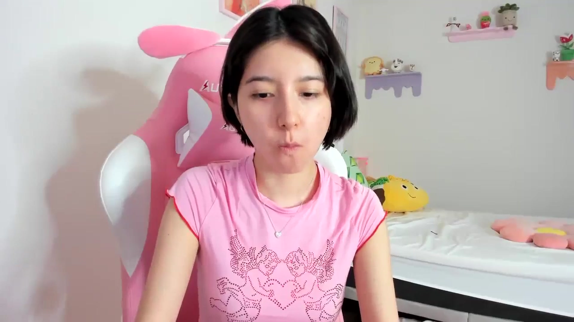 Gallery image thumbnail from Cherrycute666's myfreecams stream on, 09/14/2023, 24:01 image 6 of 20