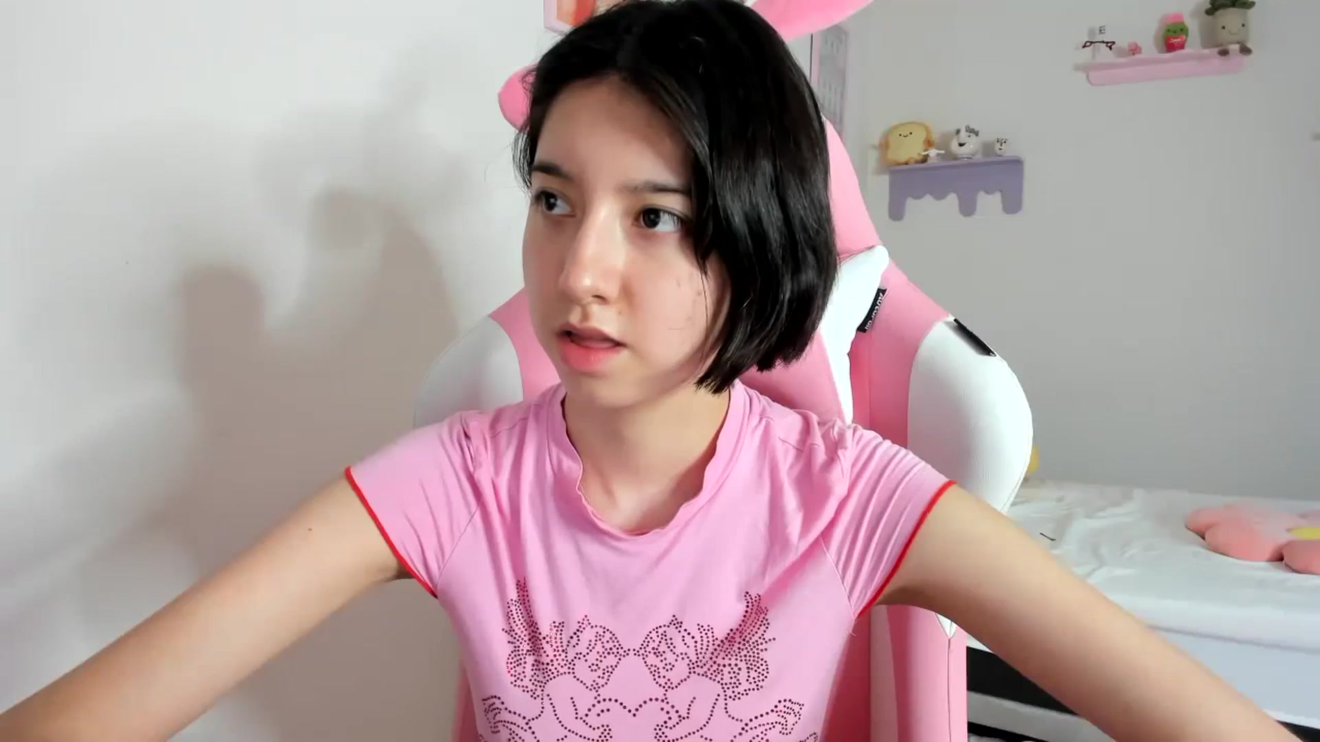 Gallery image thumbnail from Cherrycute666's myfreecams stream on, 09/14/2023, 01:18 image 4 of 20