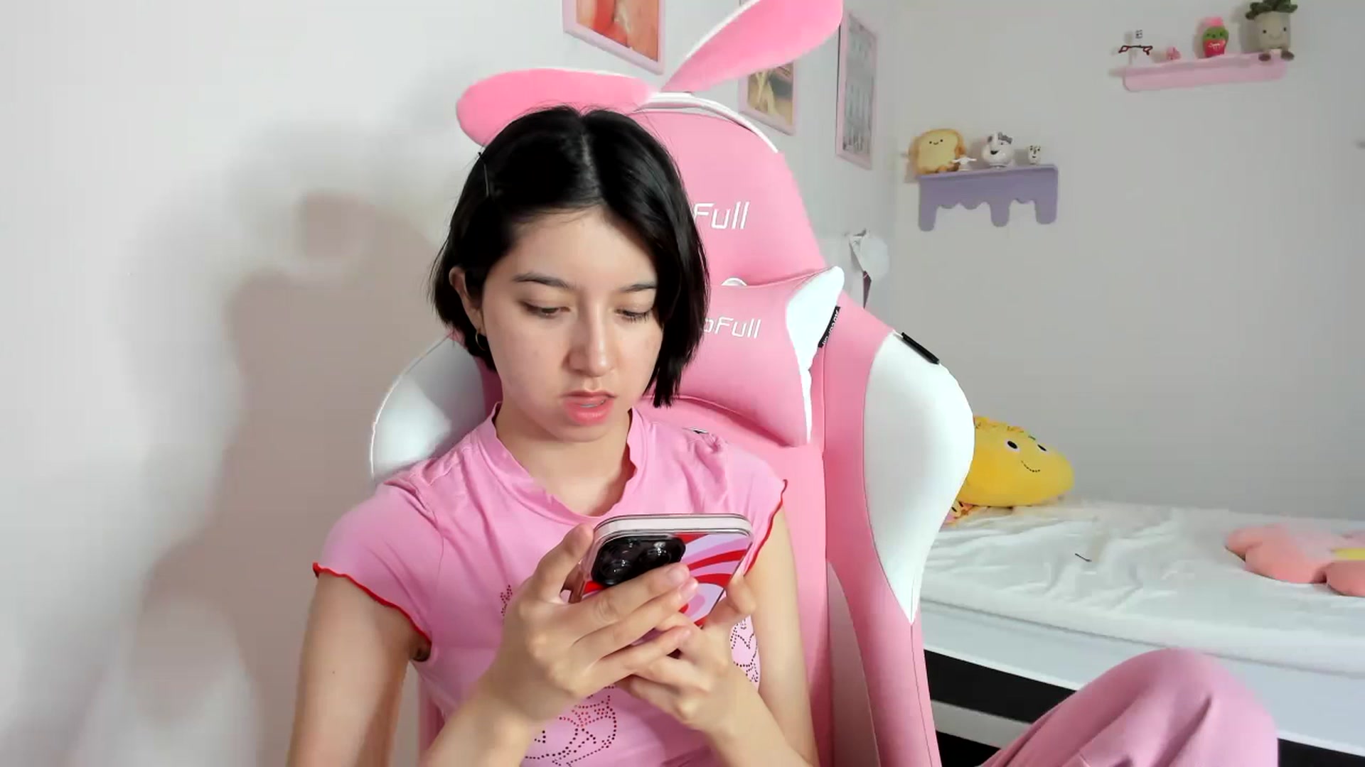 Gallery image thumbnail from Cherrycute666's myfreecams stream on, 09/14/2023, 01:18 image 5 of 20