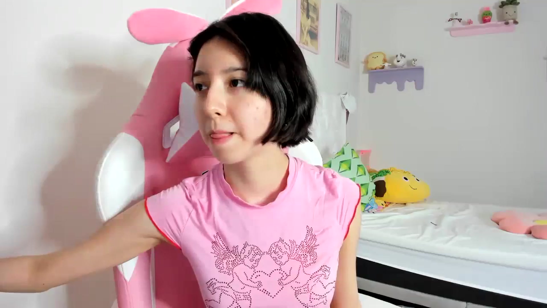 Gallery image thumbnail from Cherrycute666's myfreecams stream on, 09/14/2023, 01:18 image 16 of 20