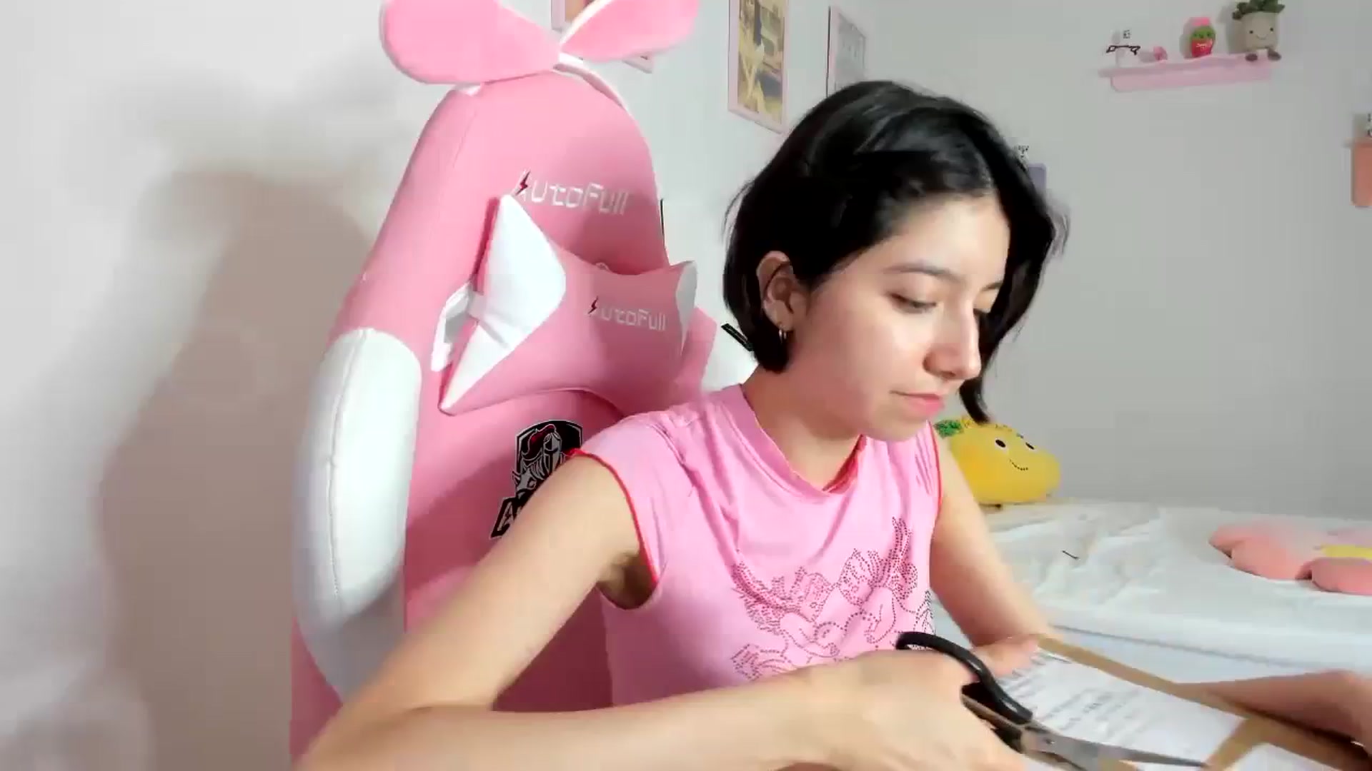 Gallery image thumbnail from Cherrycute666's myfreecams stream on, 09/14/2023, 01:18 image 18 of 20