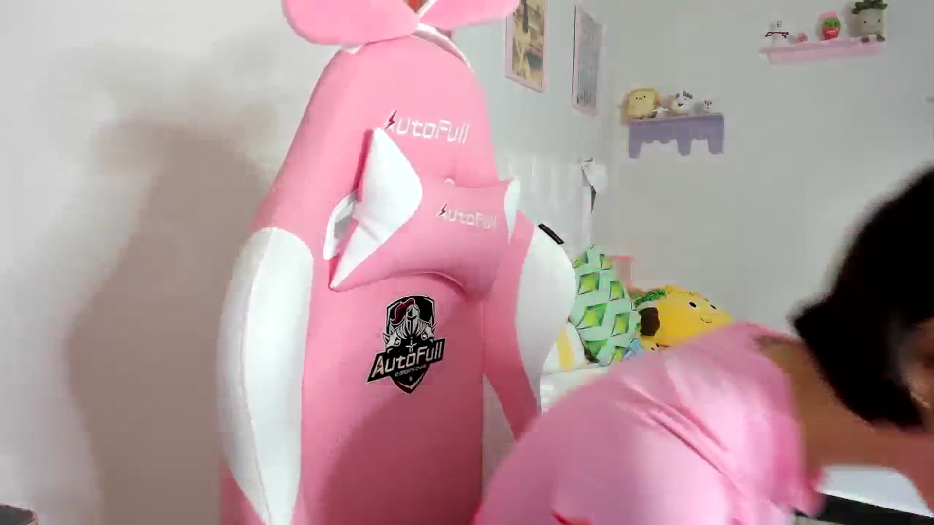 Gallery image thumbnail from Cherrycute666's myfreecams stream on, 09/14/2023, 01:18 image 12 of 20