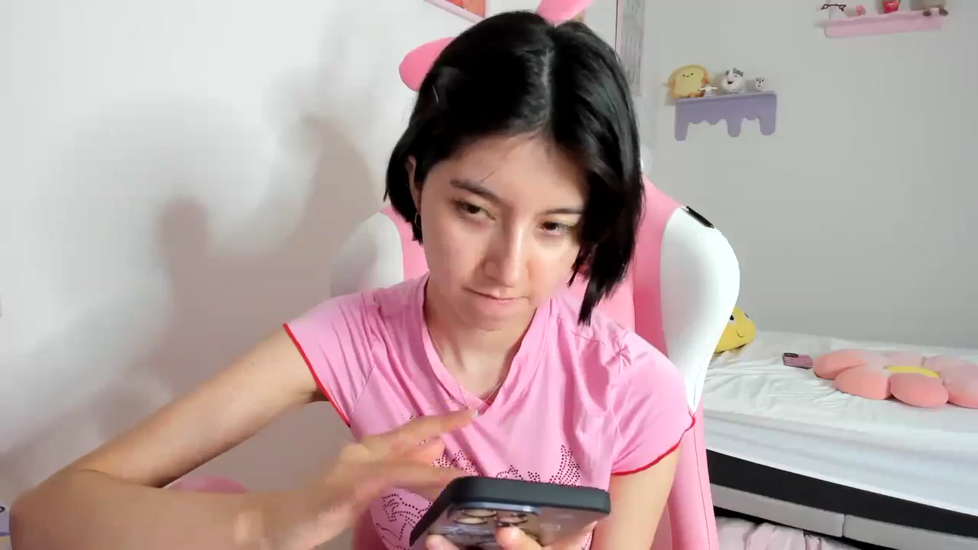 Gallery image thumbnail from Cherrycute666's myfreecams stream on, 09/14/2023, 07:16 image 14 of 20