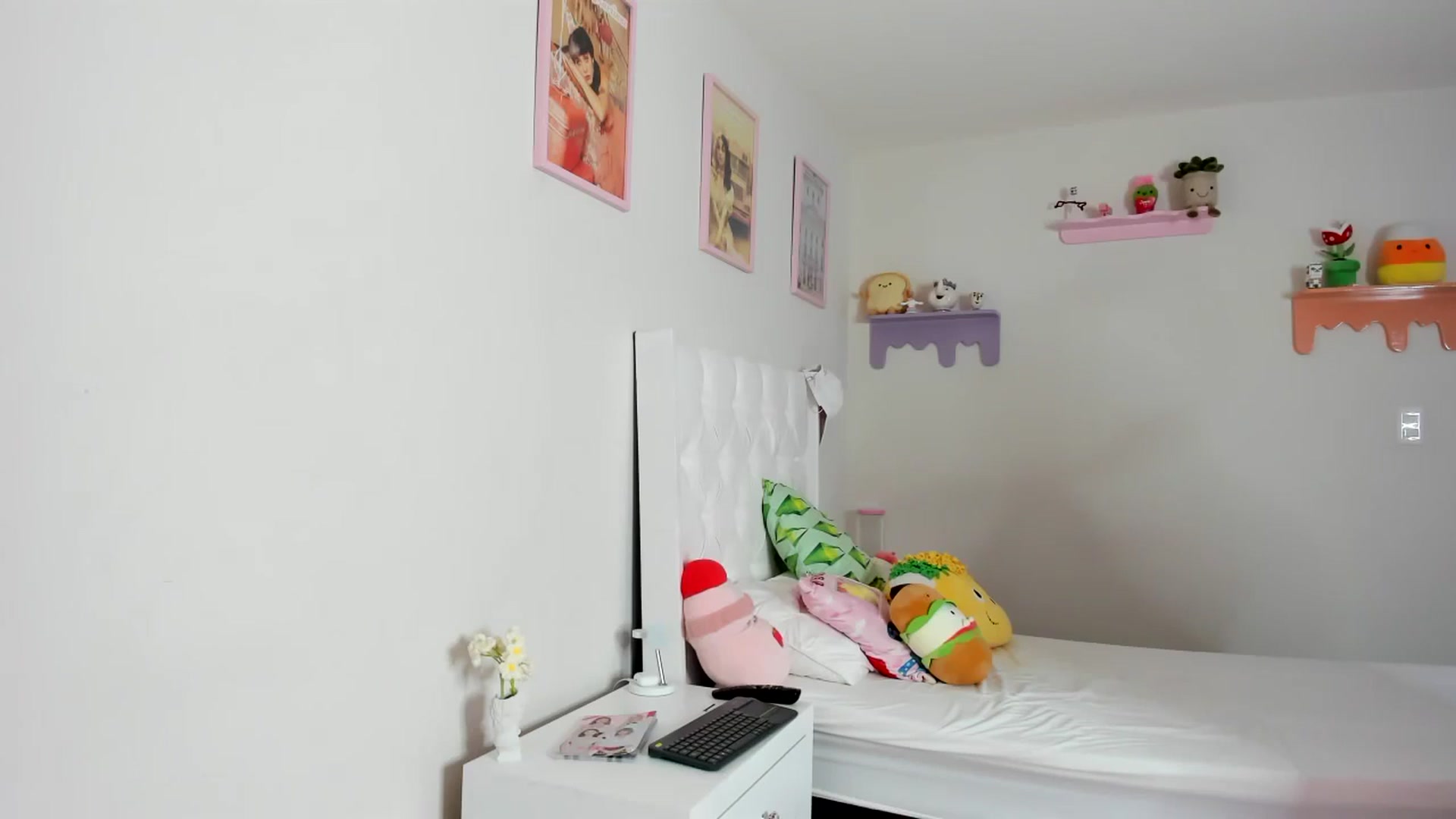 Gallery image thumbnail from Cherrycute666's myfreecams stream on, 09/15/2023, 05:50 image 11 of 20