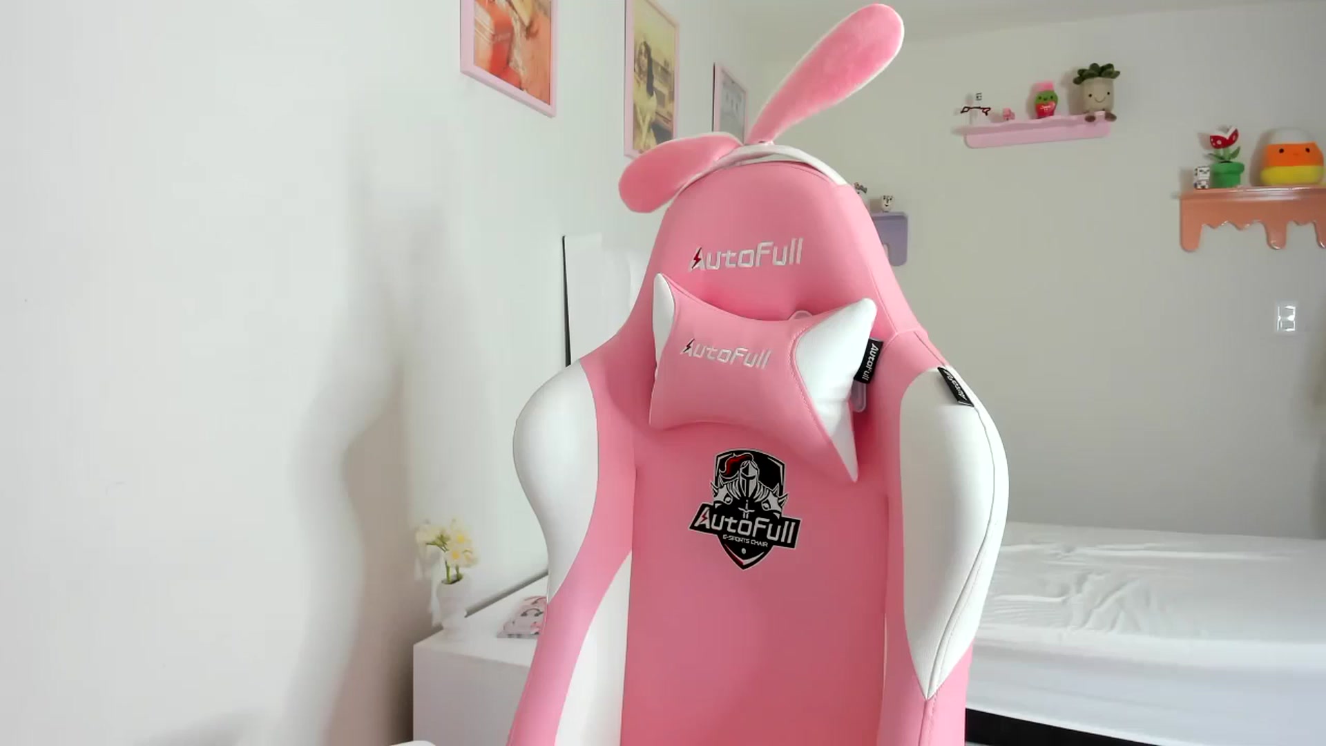 Gallery image thumbnail from Cherrycute666's myfreecams stream on, 09/15/2023, 05:50 image 19 of 20