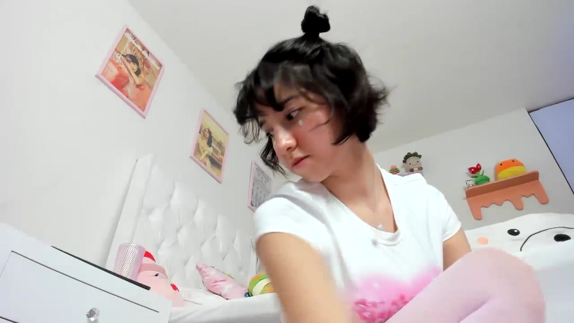 Gallery image thumbnail from Cherrycute666's myfreecams stream on, 09/16/2023, 24:05 image 13 of 20