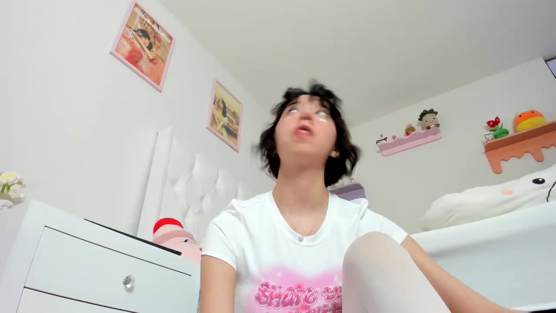 Gallery image thumbnail from Cherrycute666's myfreecams stream on, 09/16/2023, 24:05 image 3 of 20
