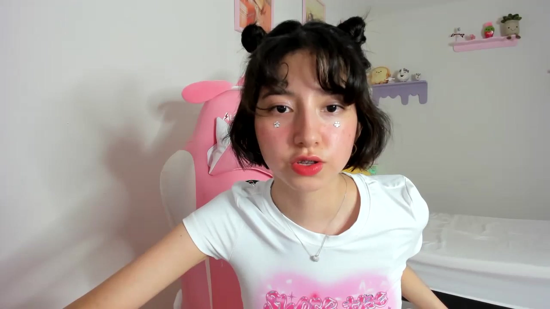 Gallery image thumbnail from Cherrycute666's myfreecams stream on, 09/16/2023, 05:31 image 3 of 20