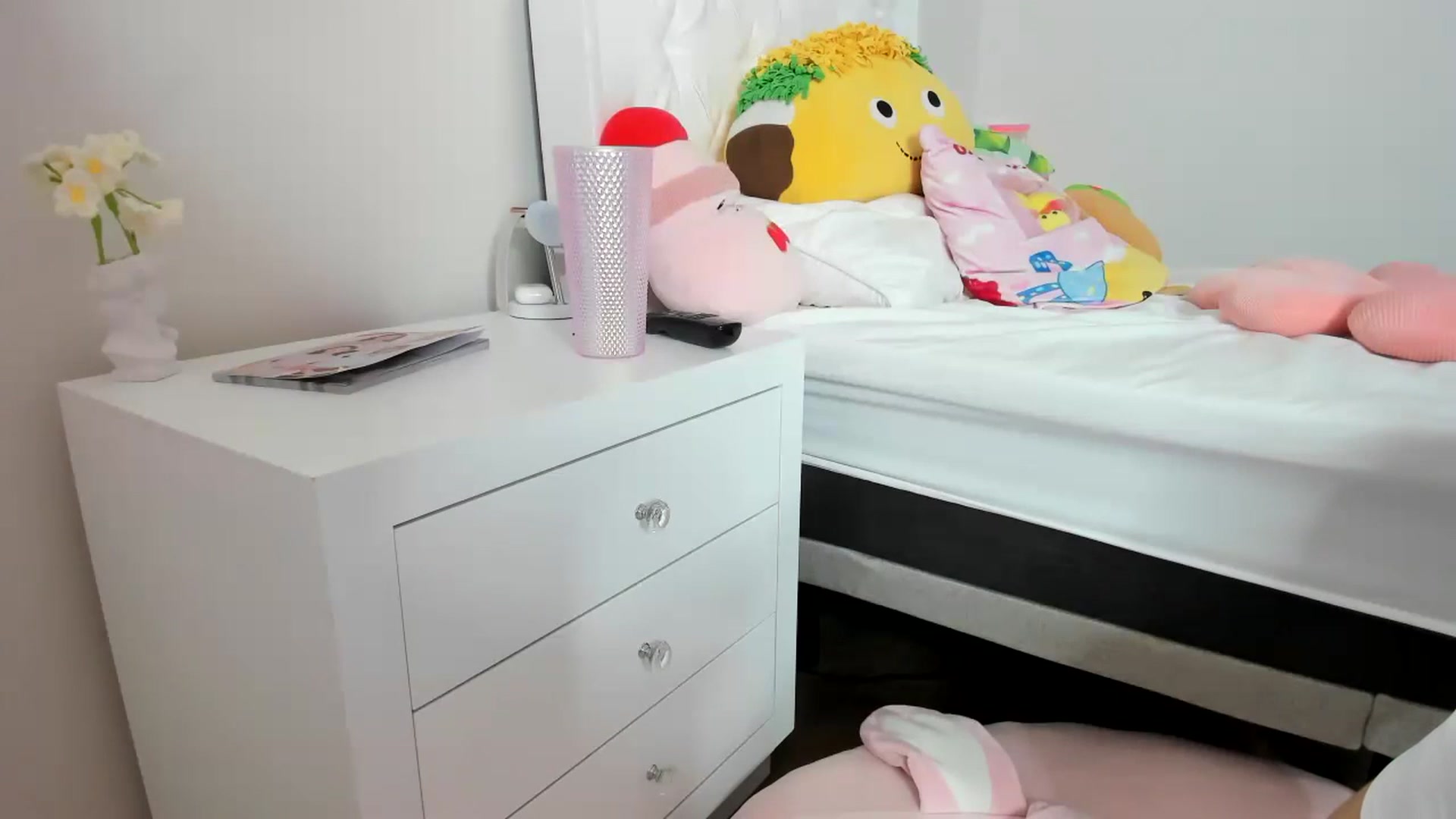Gallery image thumbnail from Cherrycute666's myfreecams stream on, 09/16/2023, 05:31 image 20 of 20